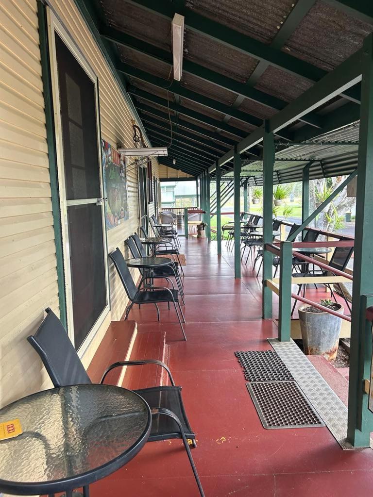 Gundy Pub & Caravan Park Gundiah Exterior photo