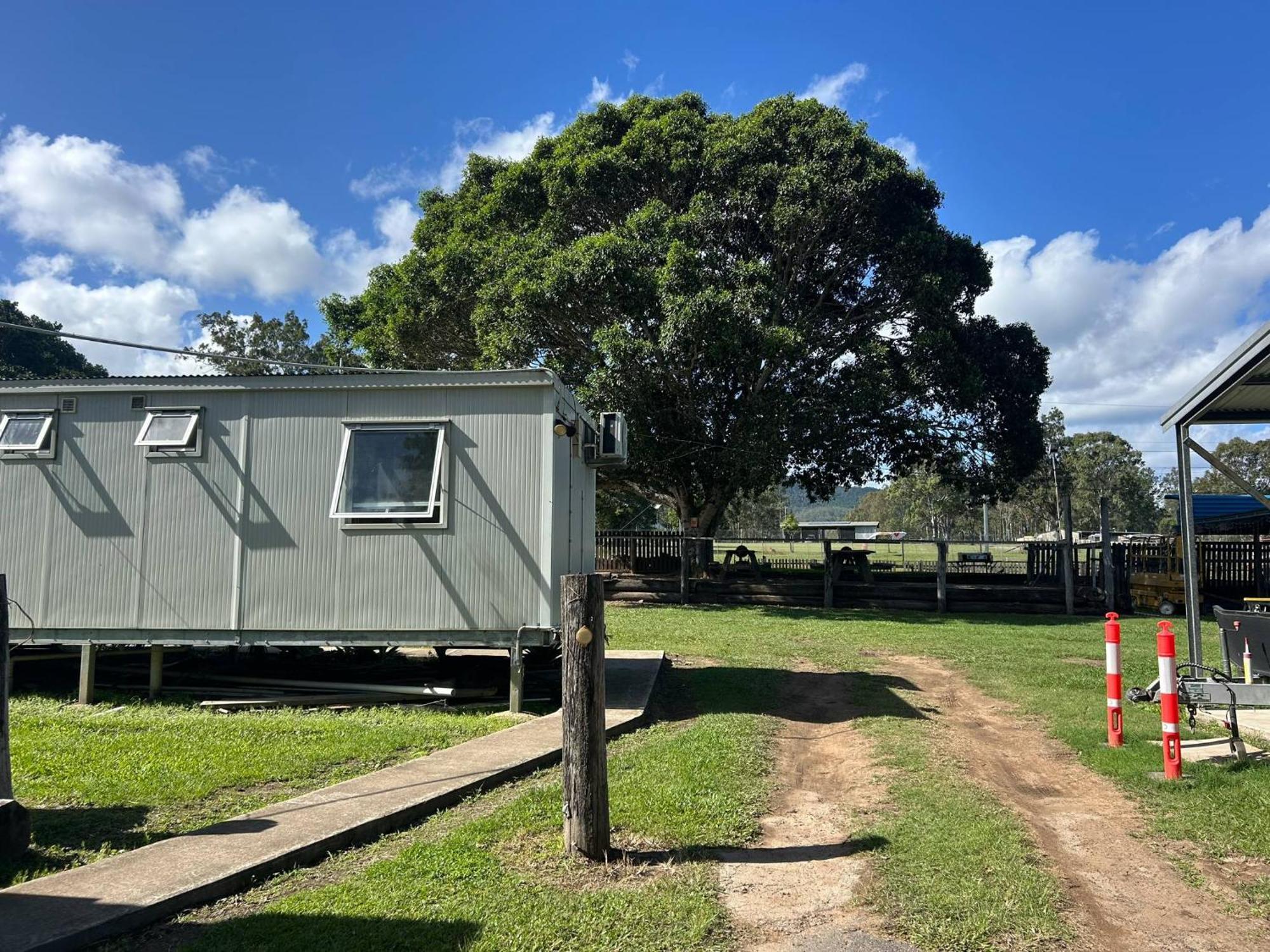Gundy Pub & Caravan Park Gundiah Exterior photo
